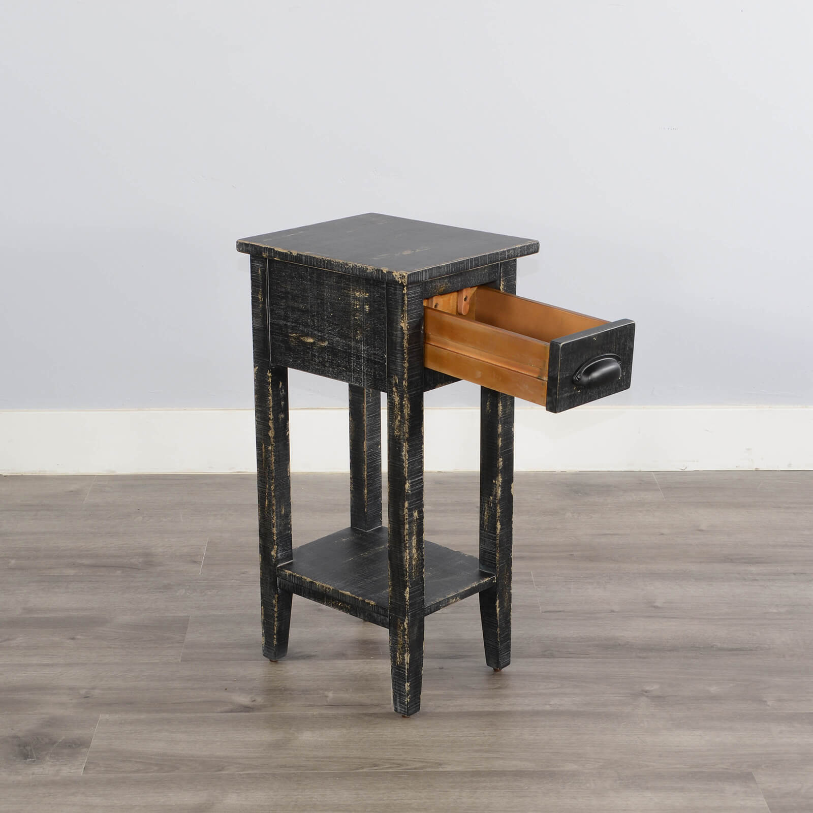 Sunny Designs Black Sand Chair Side Table