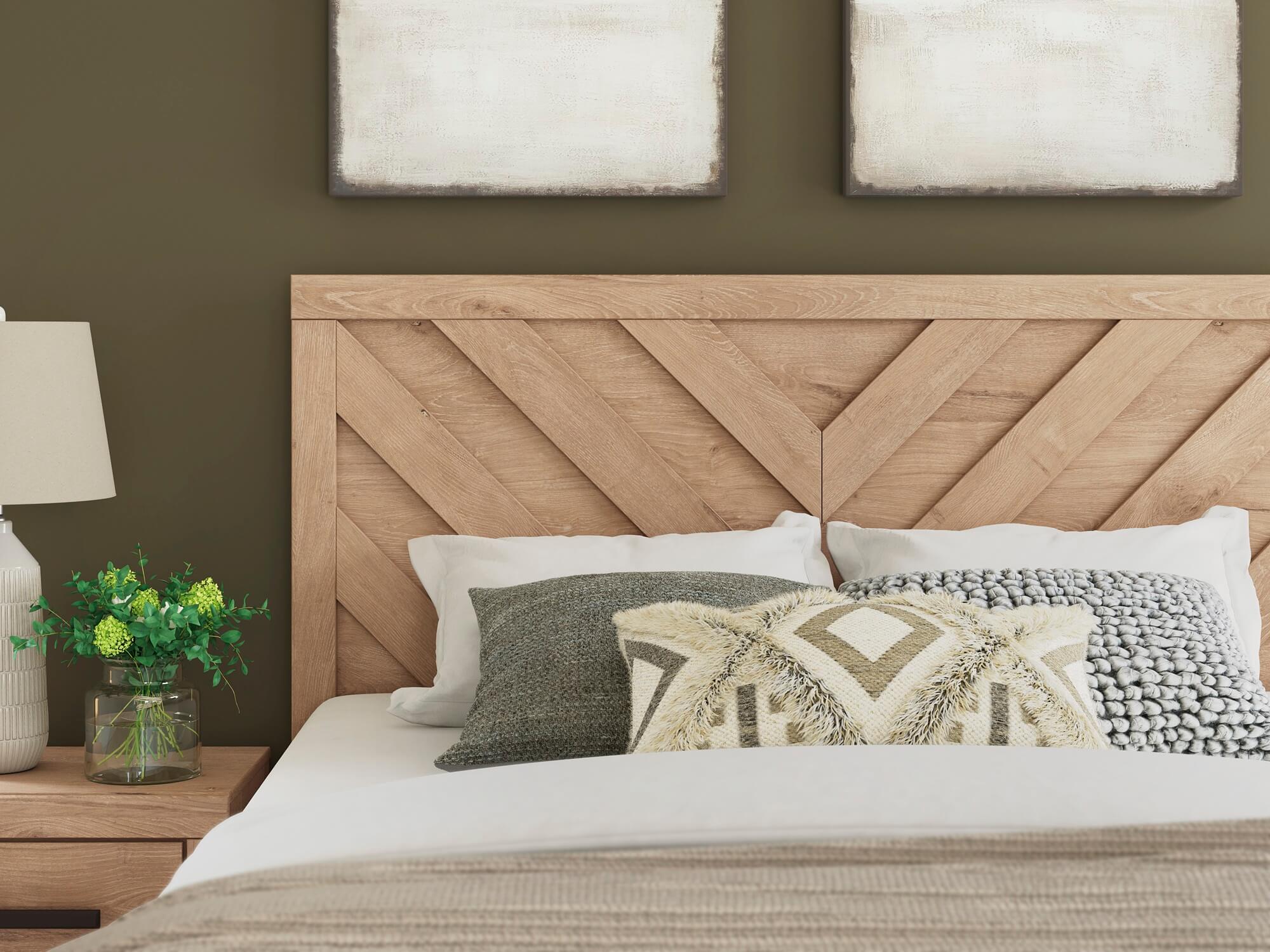 Sanginlane Queen Panel Bed
