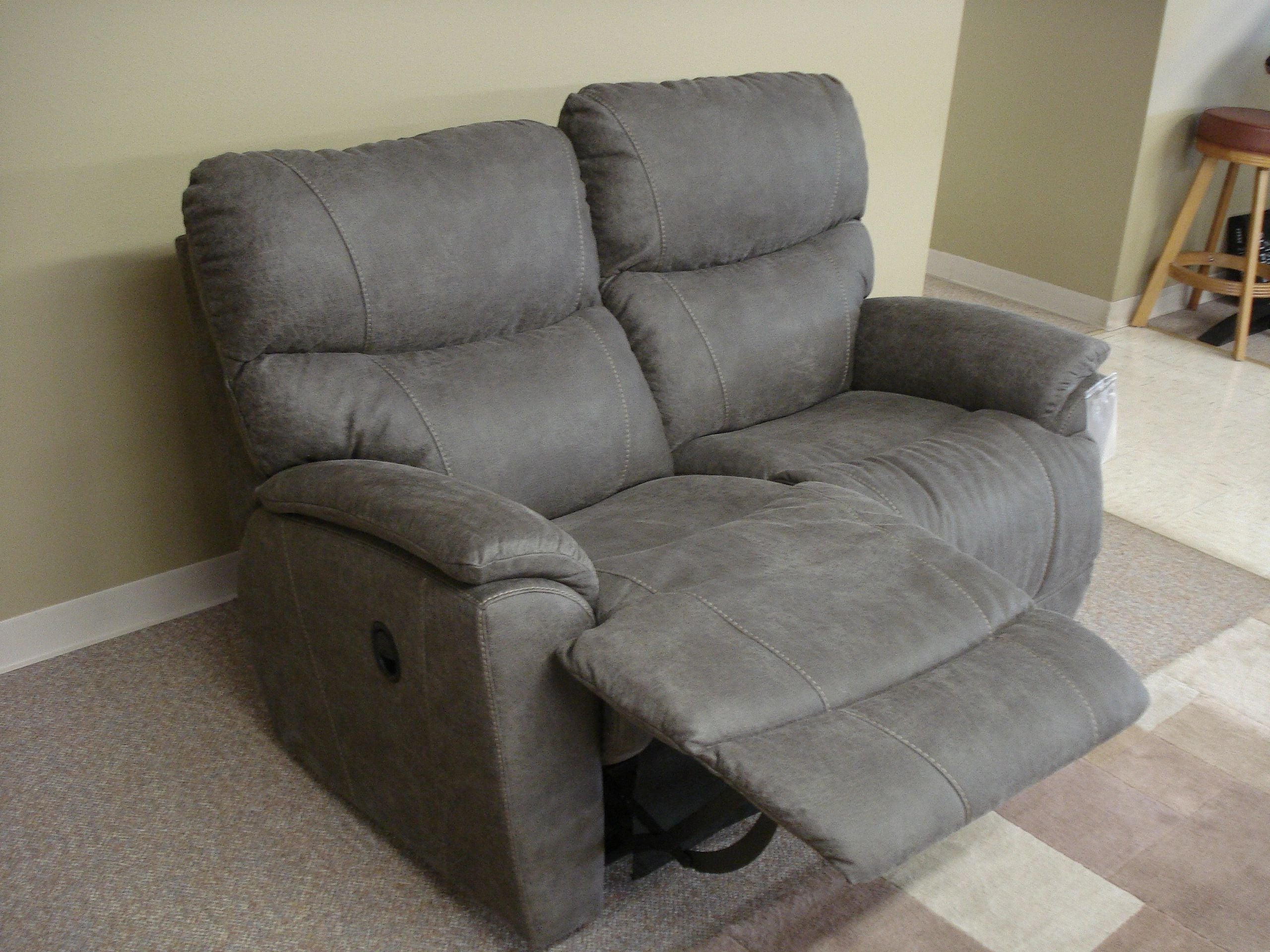 La-Z-Boy Trouper iClean Reclining Loveseat