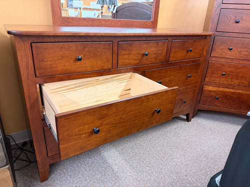 Amish Sunrise Carlston 7 Drawer Dresser